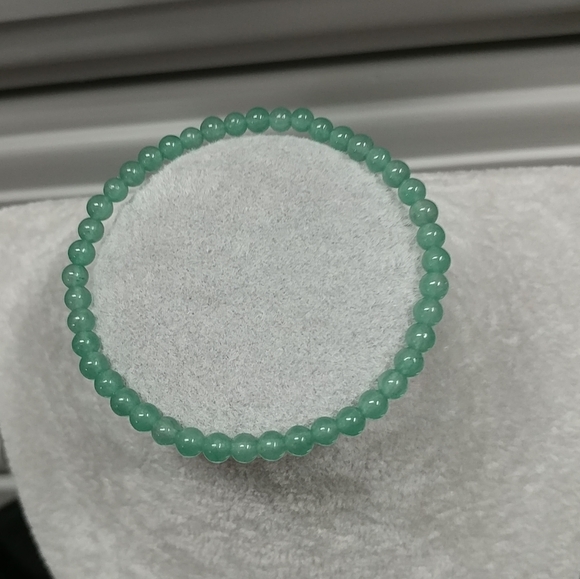 Green Aventurine Beaded Stretch Bracelet Natural Green Aventurine Gemstone Beads - Picture 5 of 12